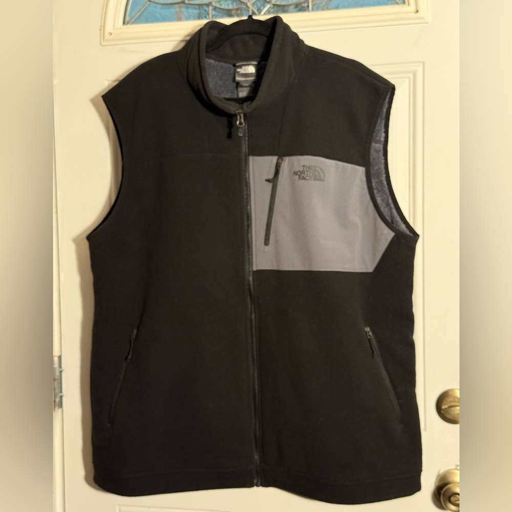 The North Face Men's Chimborazo Black and Gray Zip Fleece Vest XXL